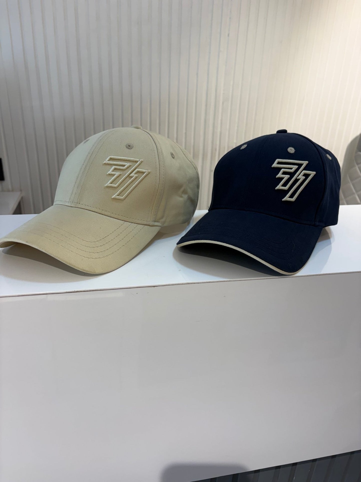 77 Stud cap Beige - new cotton cap side logo - Beige creame - 77sports in