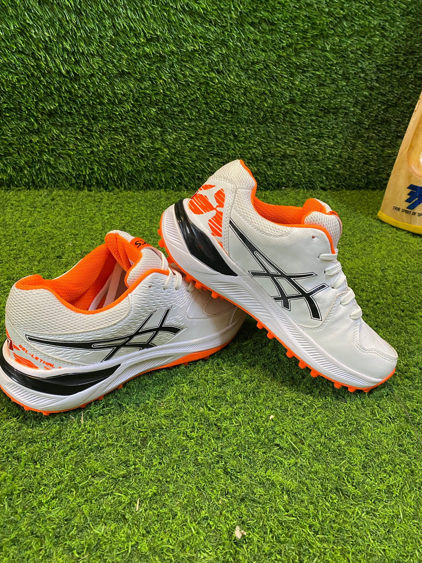 7A QUALITY CRICKET SHOES - WHITE ORANGE NEW 2025 ASICS GEL PEAKE