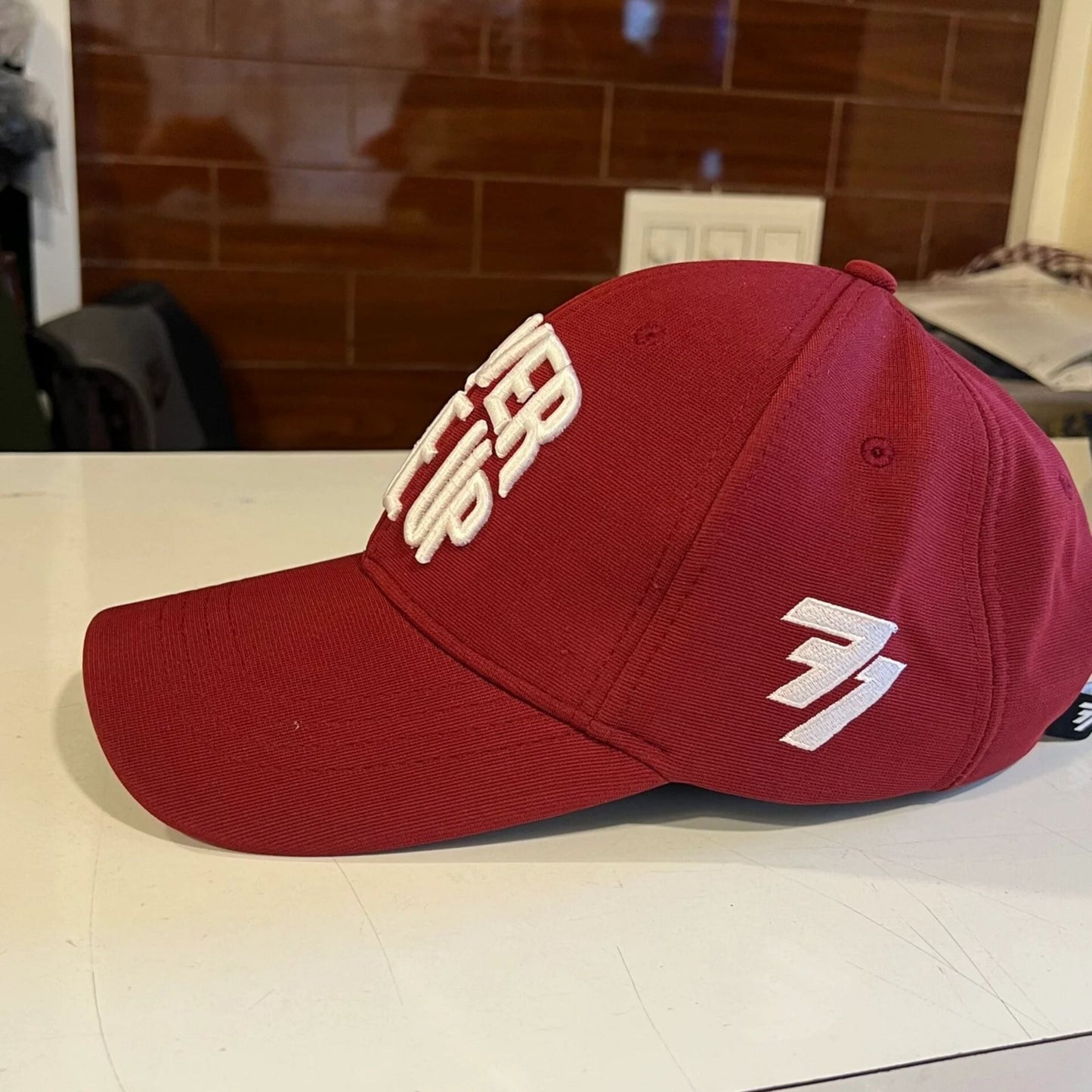 Never Give Up Premium Cap - 77sports in