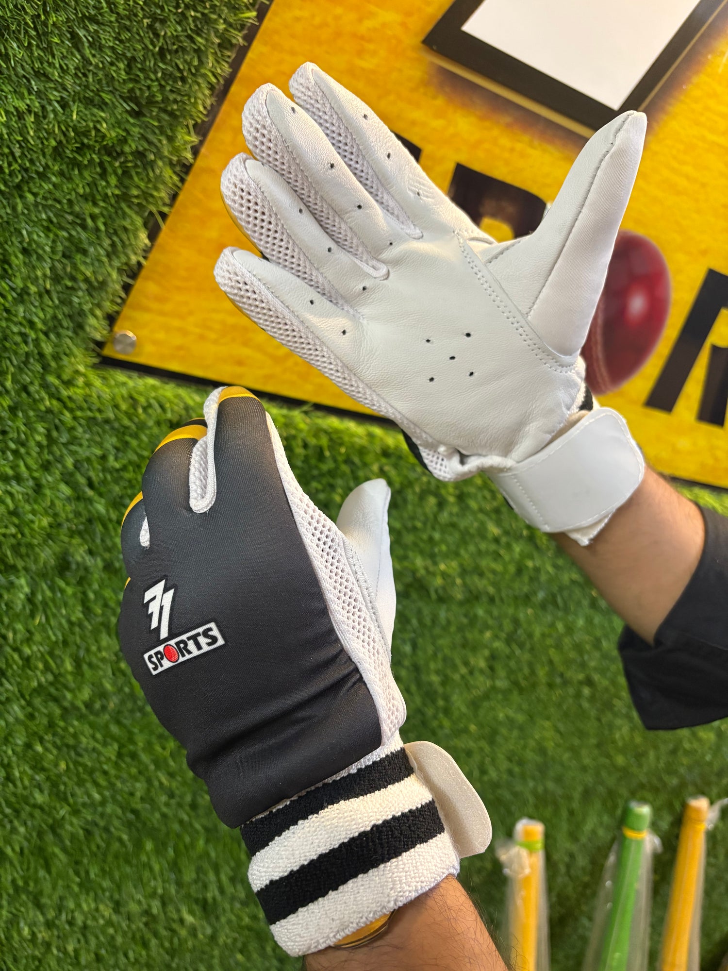 Premium foam batting gloves for Cricket