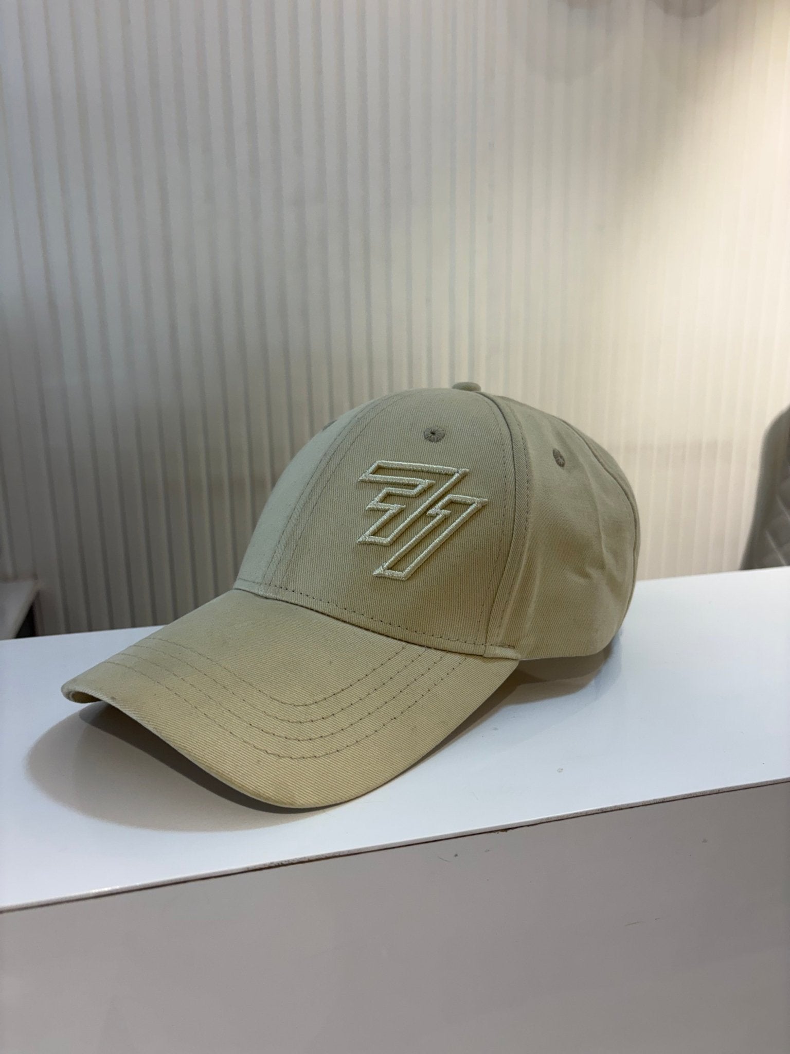 77 Stud cap Beige - new cotton cap side logo - Beige creame - 77sports in