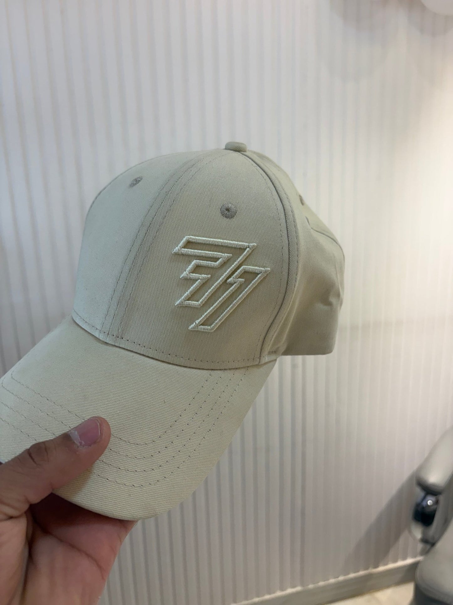 77 Stud cap Beige - new cotton cap side logo - Beige creame - 77sports in