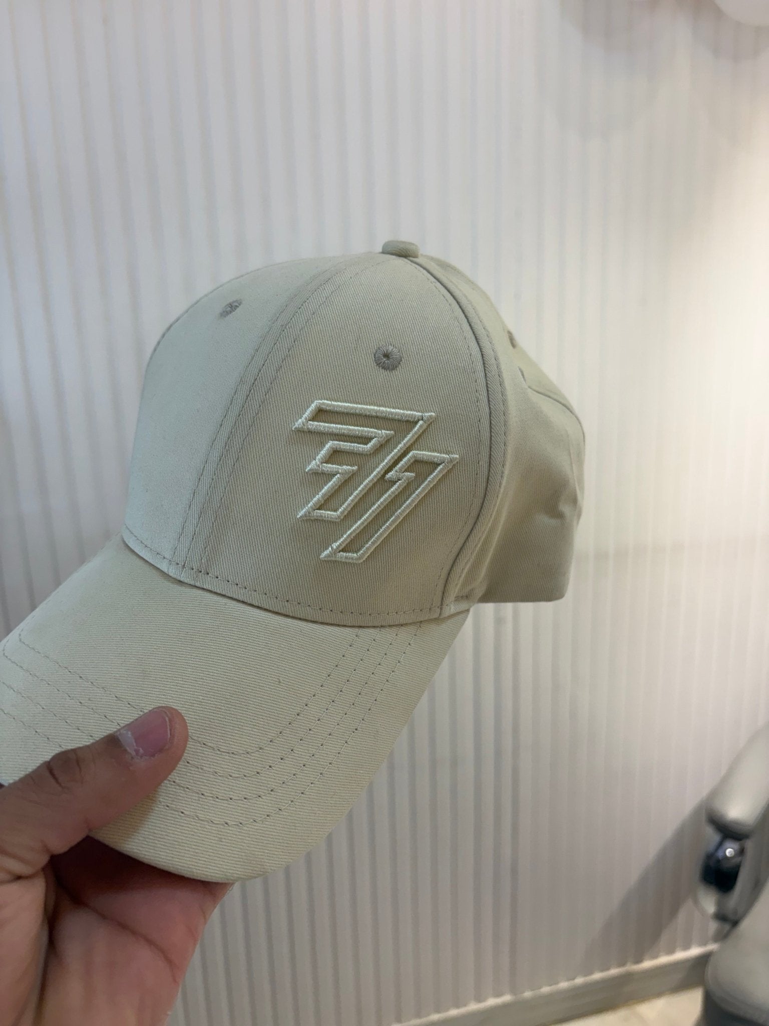 77 Stud cap Beige - new cotton cap side logo - Beige creame - 77sports in