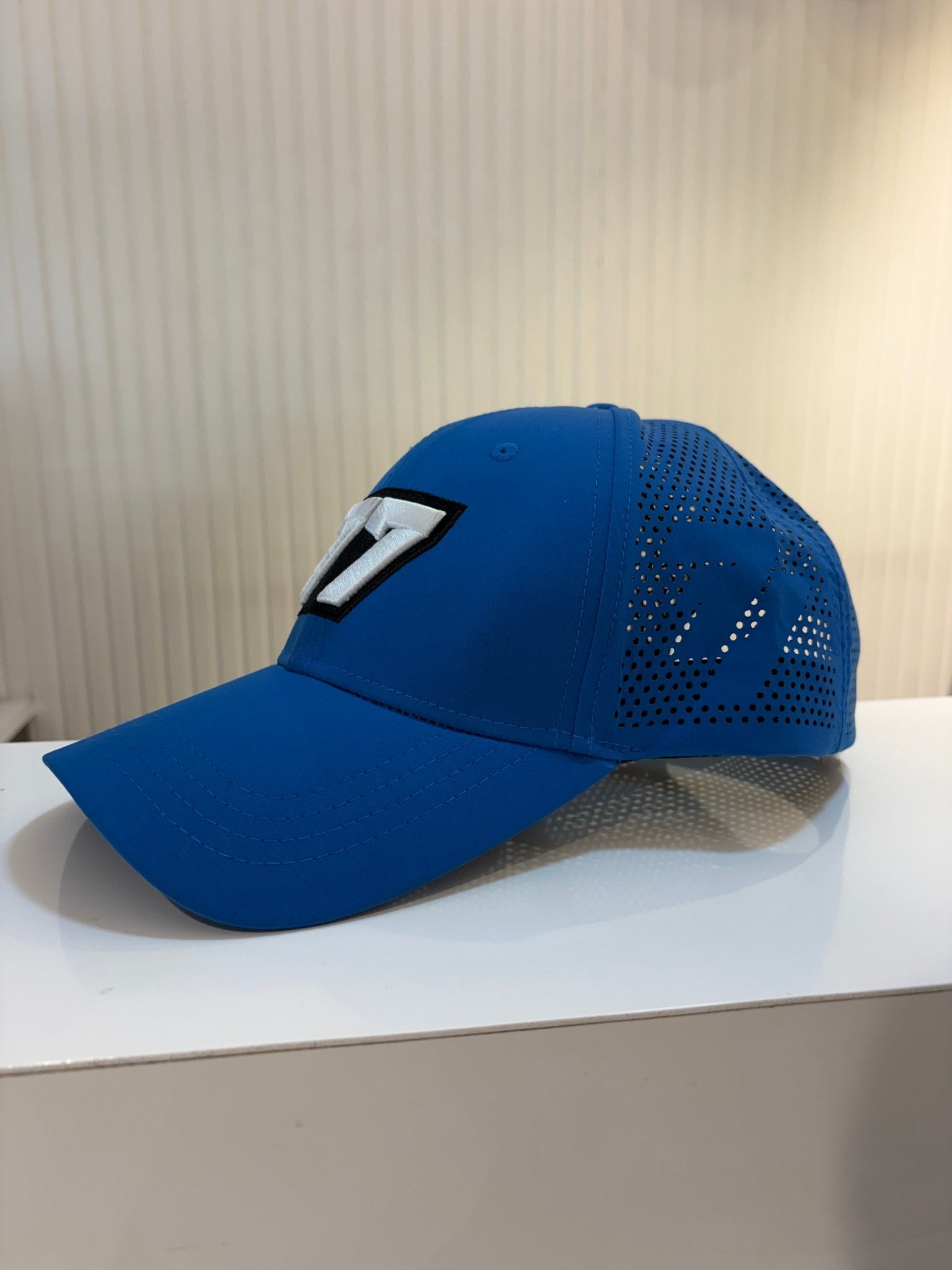BOLD 77 CAP - FLEXI AIRHOLE ROYAL BLUE - PREMIUM CAP - 77sports in