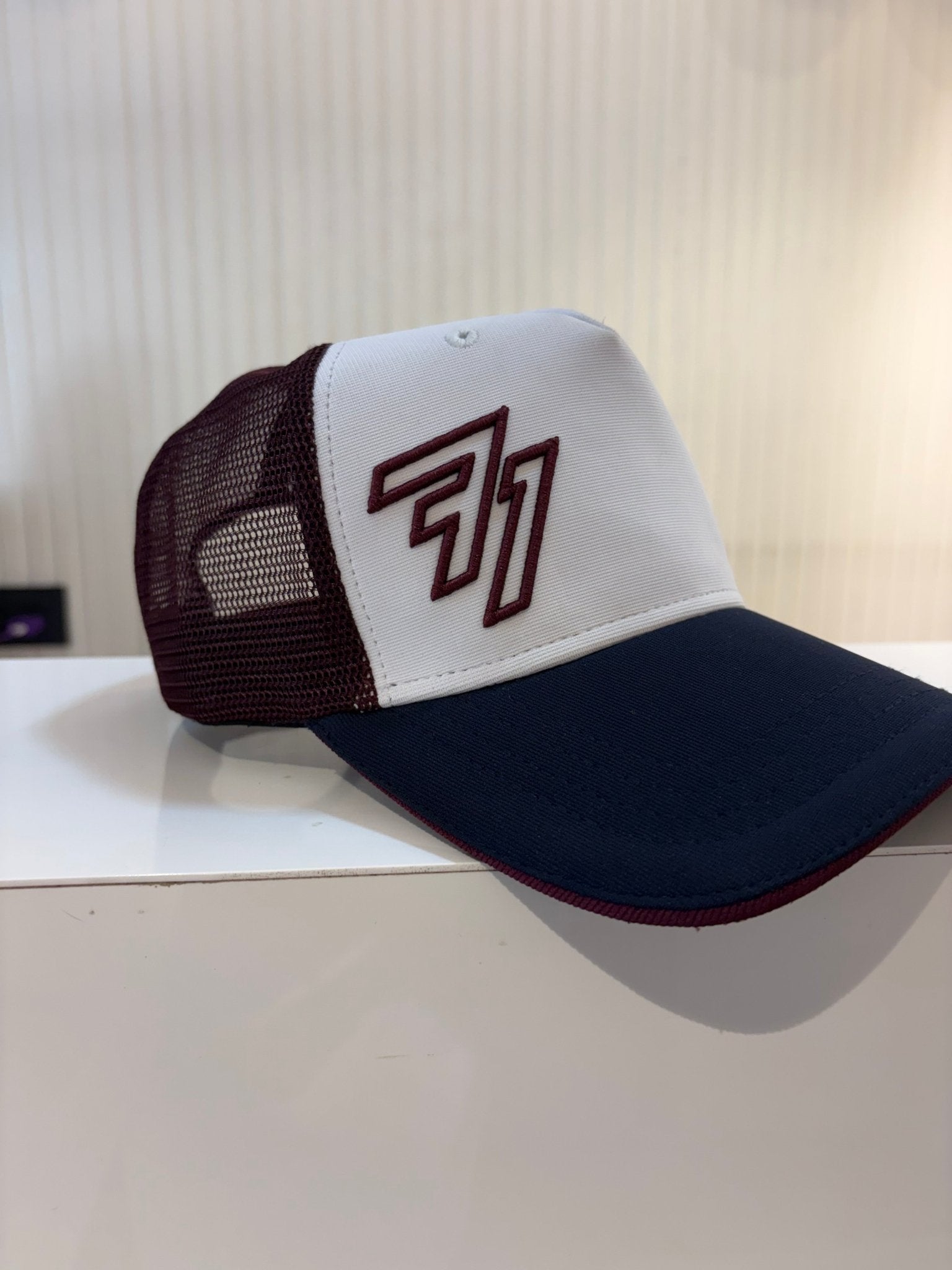Flexi stud cap - Netted Navy White Side Logo – 77sports in