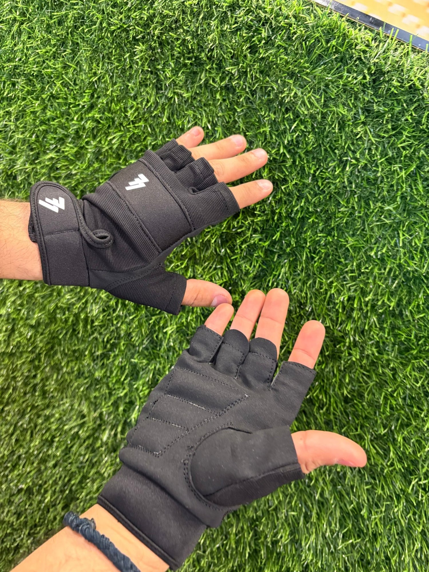 GYM GLOVES / BIKING GLOVES 77 - 77sports in
