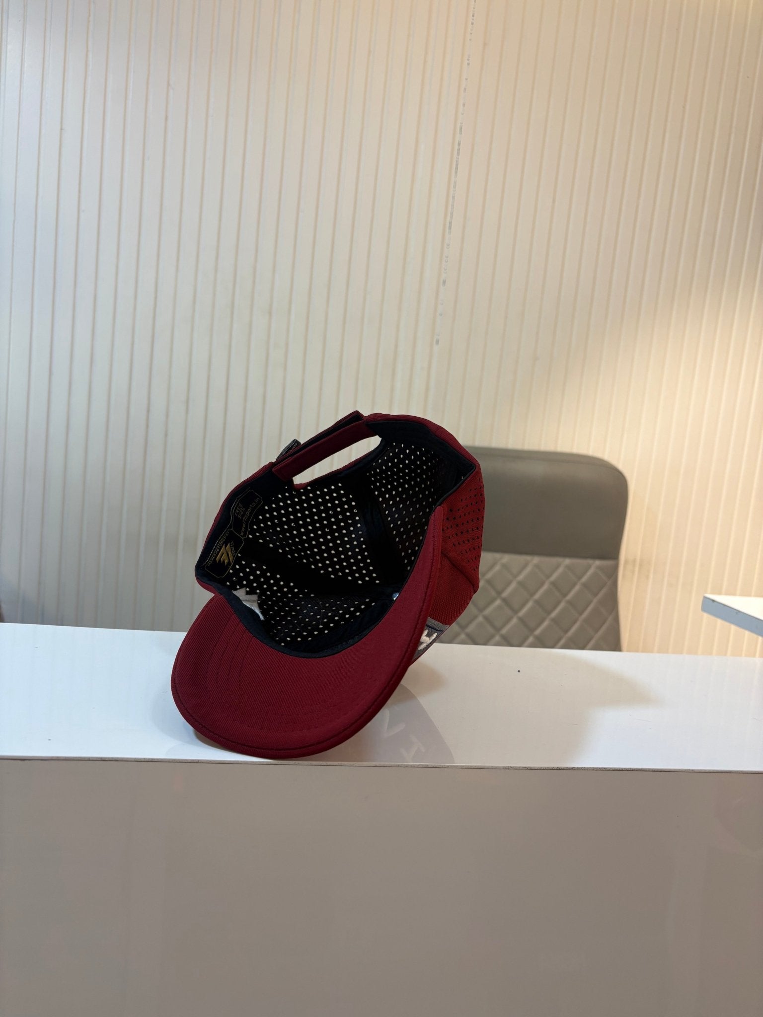 I VIBE DIFFERENT CAP - AIRHOLE MAROON LAVISH - 77sports in