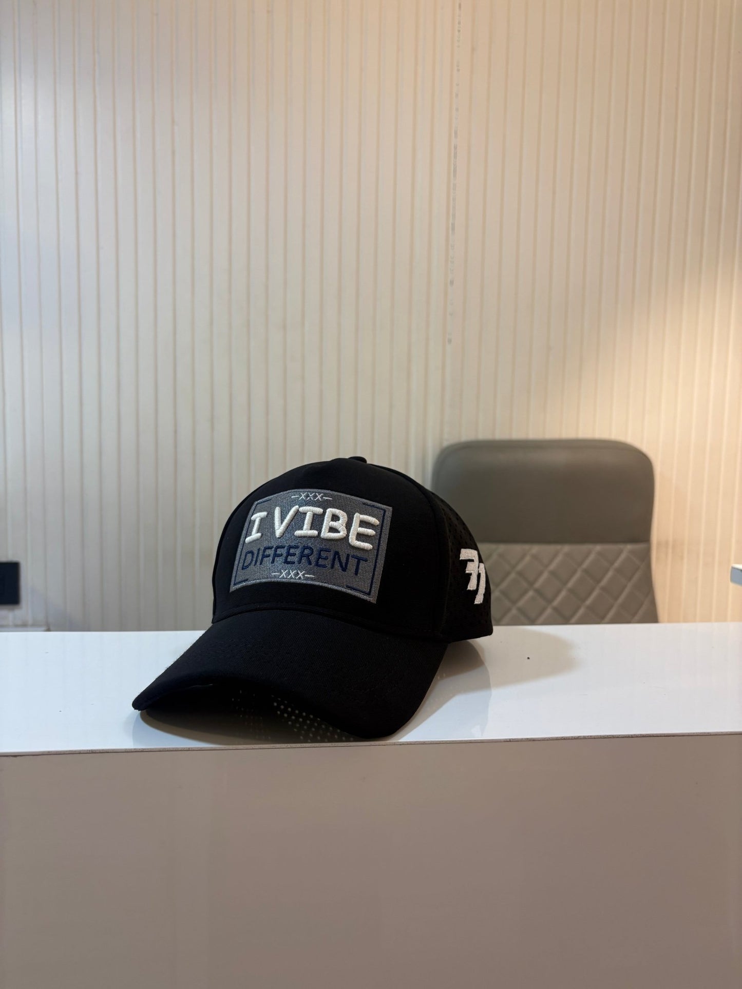 I VIBE DIFFERENT CAP - CHROME BLACK AIRHOLE LAVISH - 77sports in