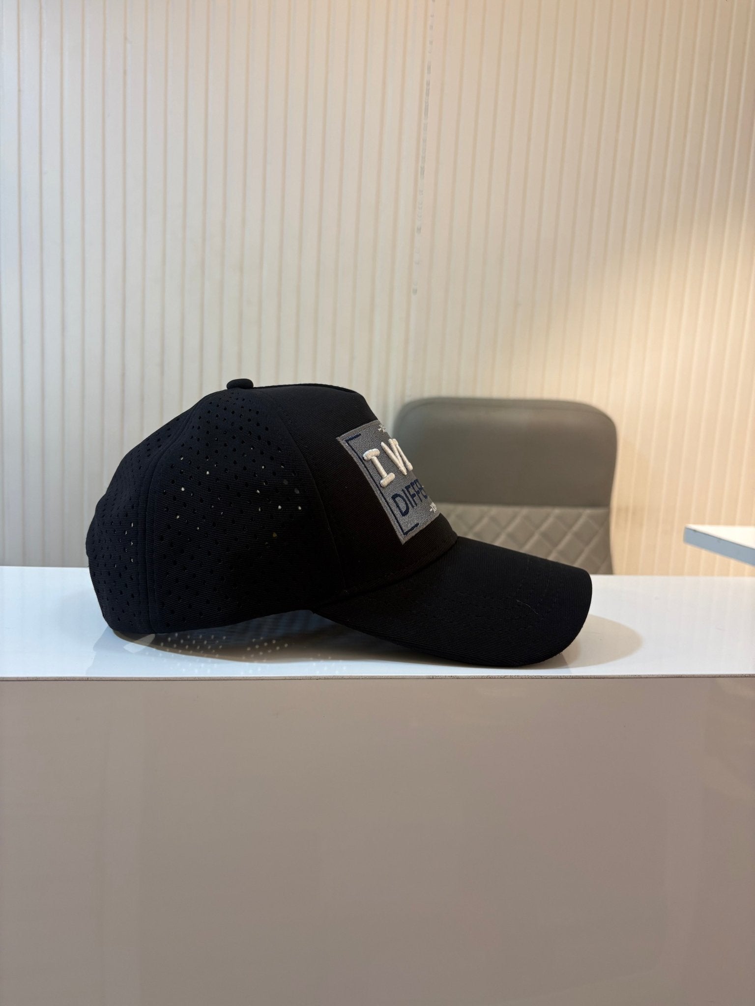 I VIBE DIFFERENT CAP - CHROME BLACK AIRHOLE LAVISH - 77sports in