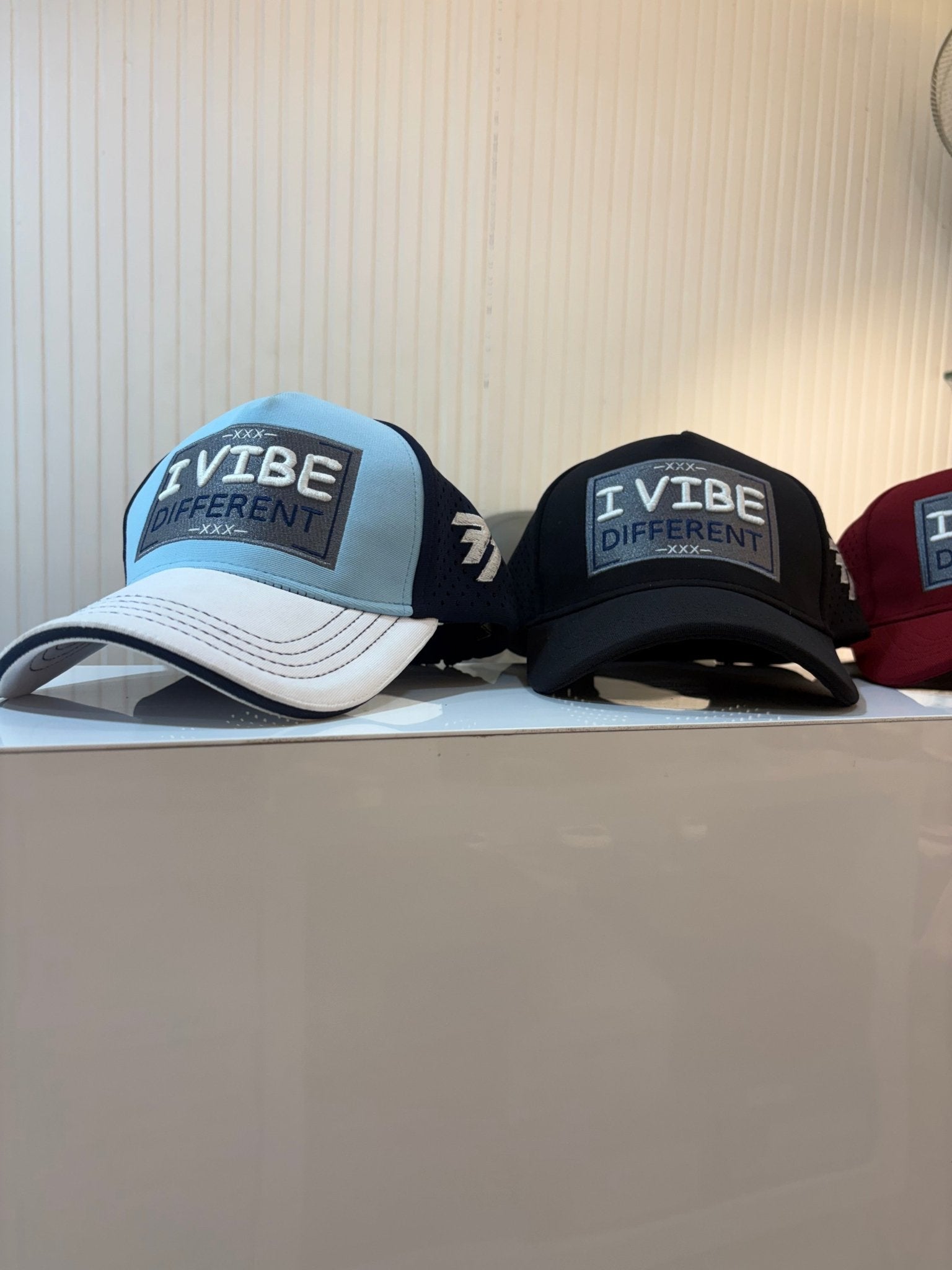 I VIBE DIFFERENT - WHITE SKY AIRHOLE PREMIUM CAP - 77sports in