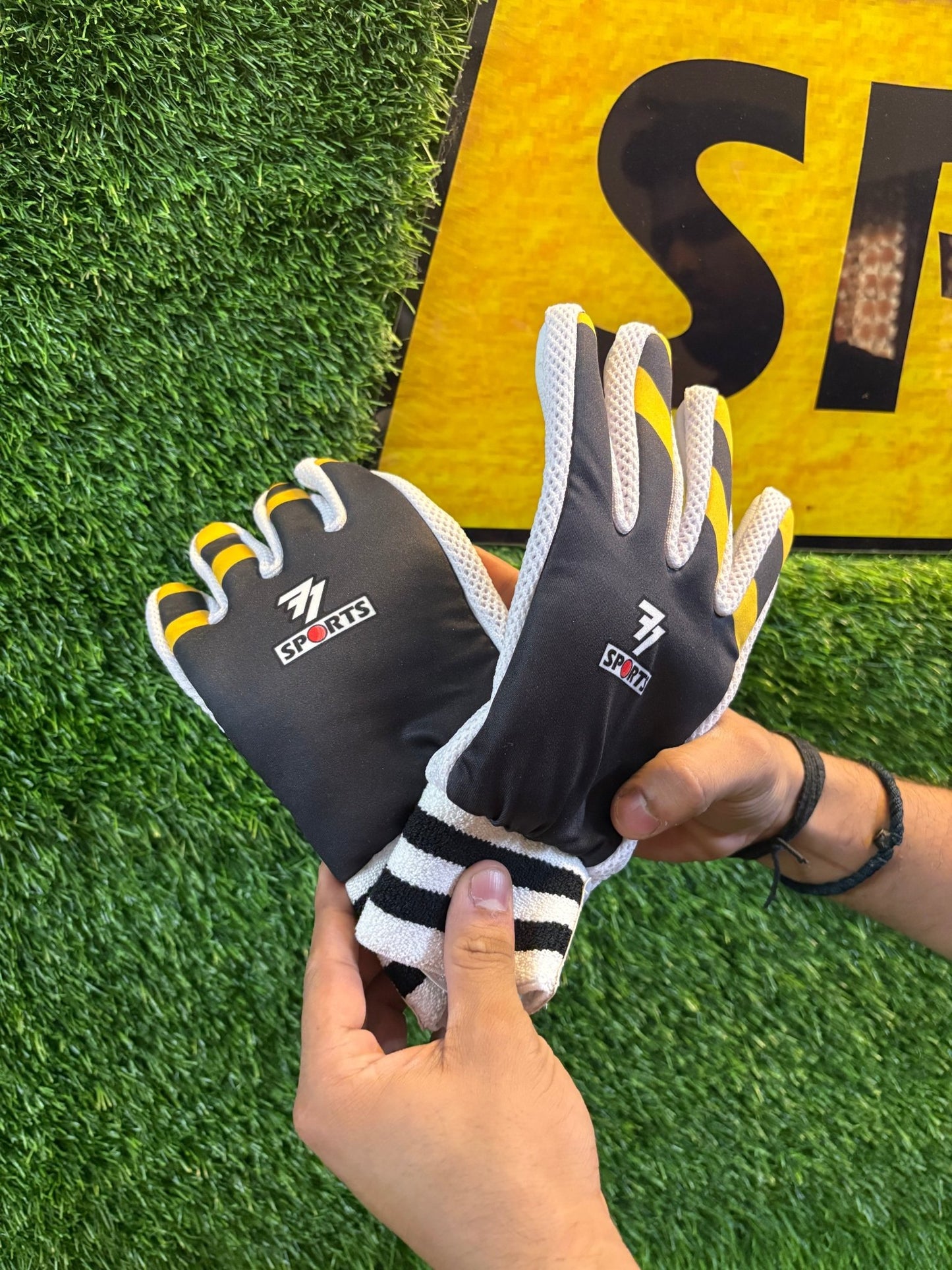 Premium foam batting gloves for Cricket - 77sports in