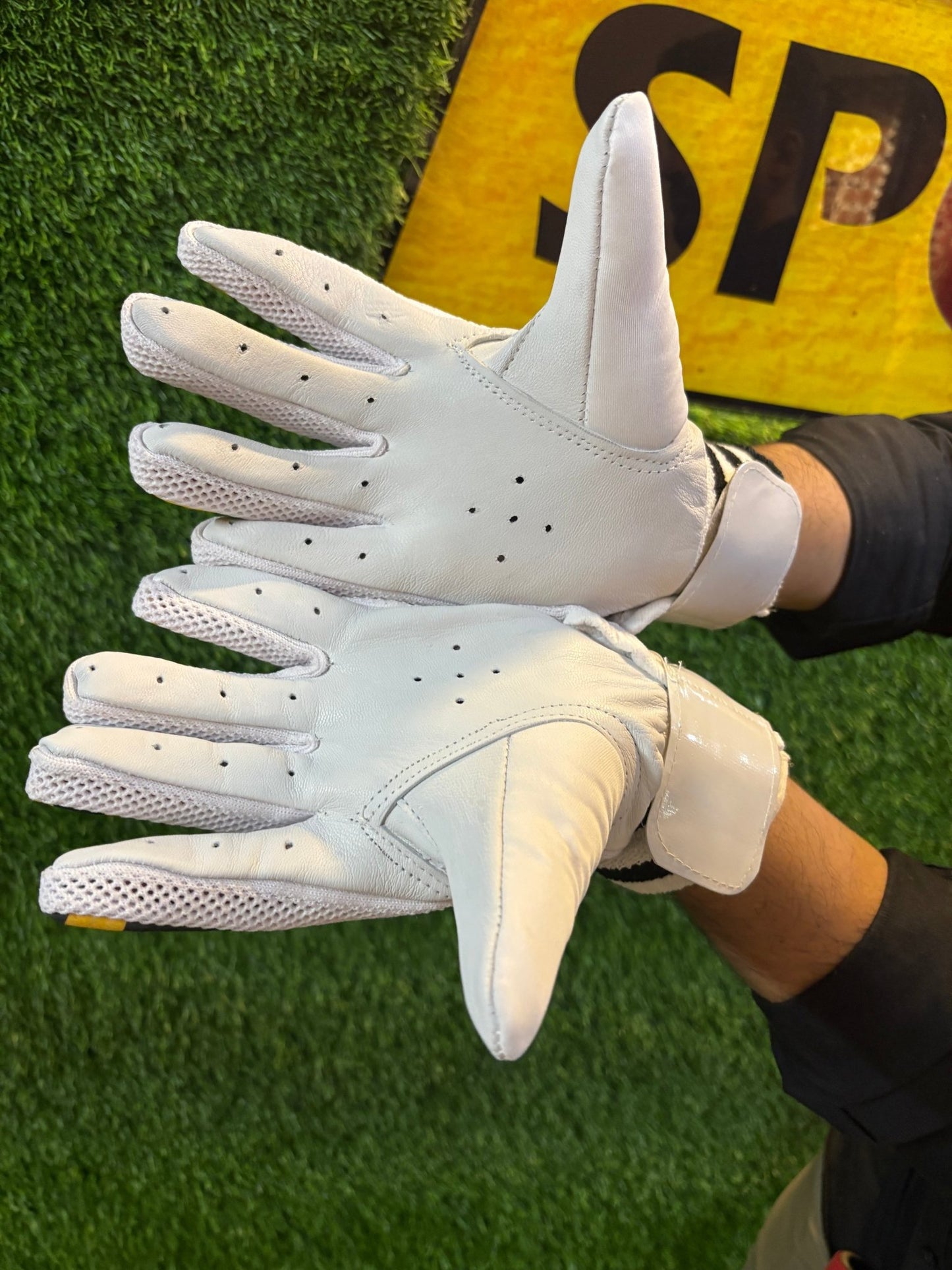 Premium foam batting gloves for Cricket - 77sports in