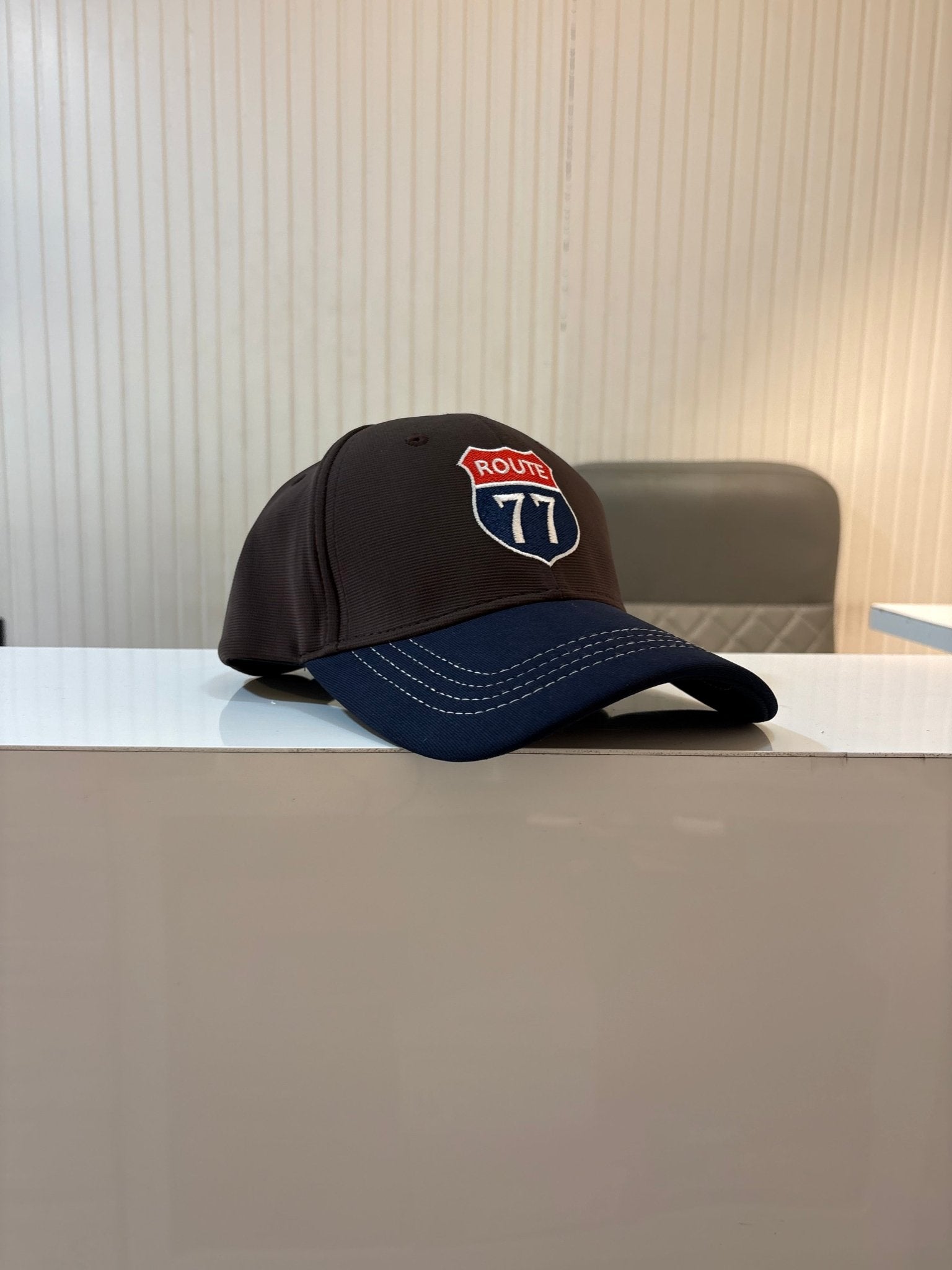 ROUTE 77 - BLACK N WHITE CAP AIRHOLE PREMIUM - 77sports in