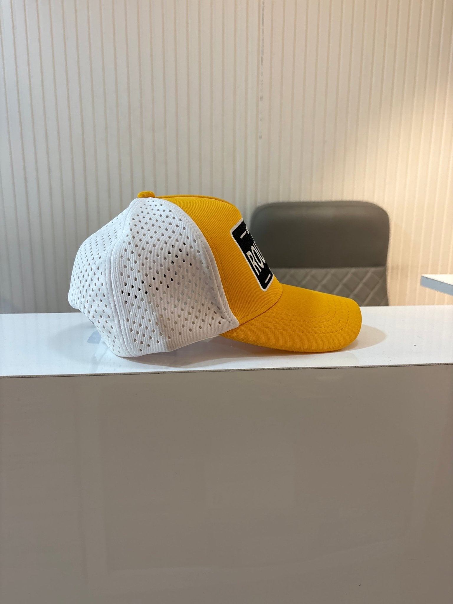 ROUTE 77 - CAP WHITE YELLOW AIRHOLE PREMIUM - 77sports in