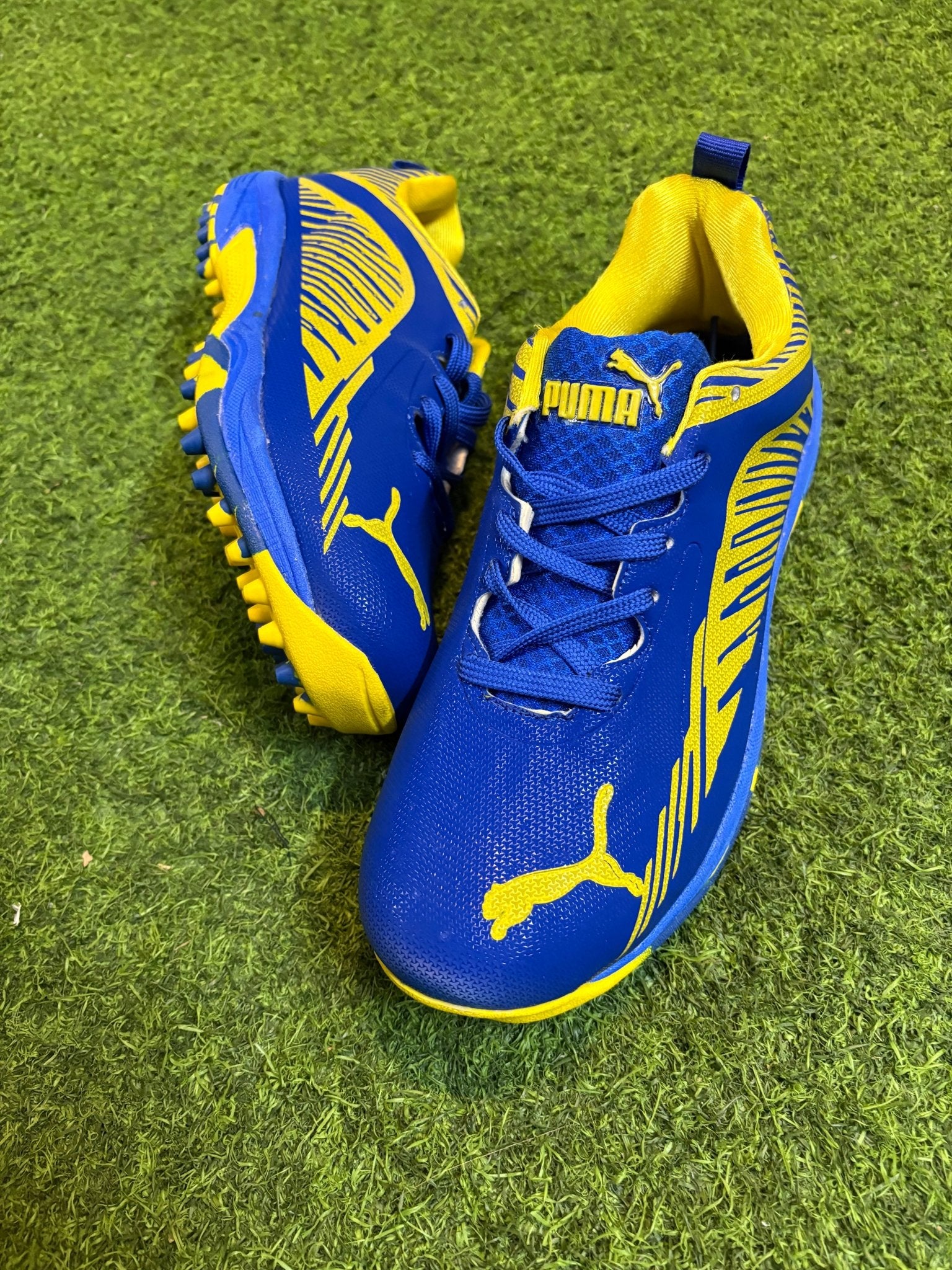 THUNDER CRICKET SHOES - PUMA NEW BLUE YELLOW - 77sports in