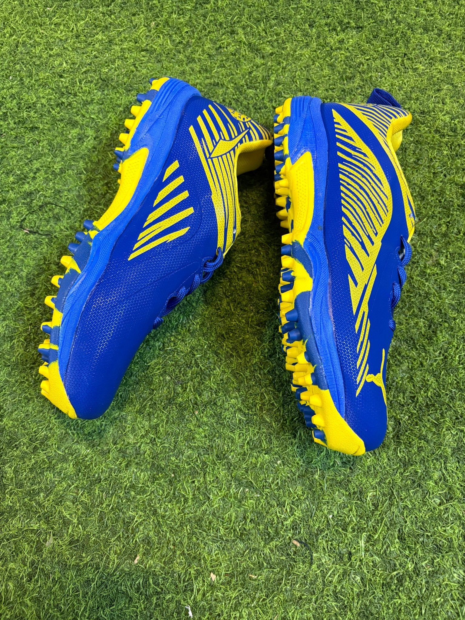 THUNDER CRICKET SHOES - PUMA NEW BLUE YELLOW - 77sports in